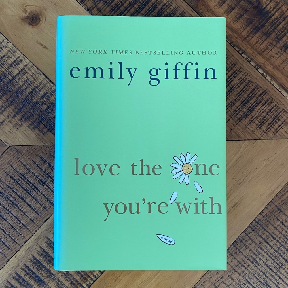 📚3/15$📚 Love the one you’re with